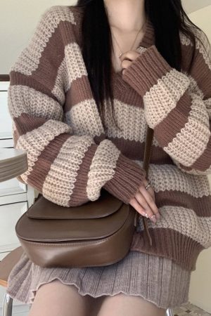 Cute Everyday Outfits, Outfit Inspo Casual Cozy Reading Striped Sweater