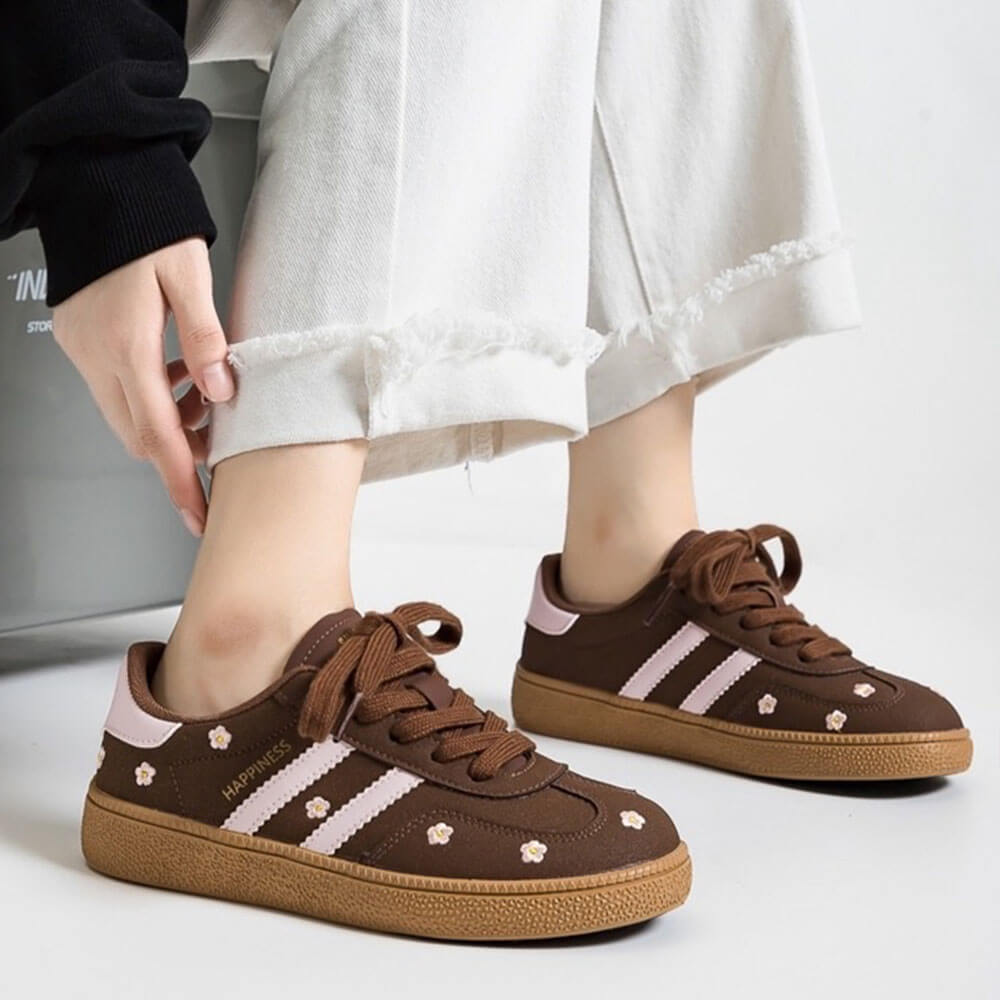 Cute Everyday Outfits, Outfit Inspo Casual Cozy Season Floral Sneakers Cute Everyday Outfits, Outfit Inspo Casual Cozy Season Floral Sneakers