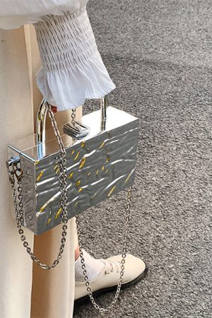 Cute Everyday Outfits, Outfit Inspo Casual Crumpled Metal Chain Bag