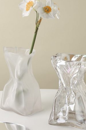Cute Everyday Outfits, Outfit Inspo Casual Crumpled Paper Glass Flower Vase