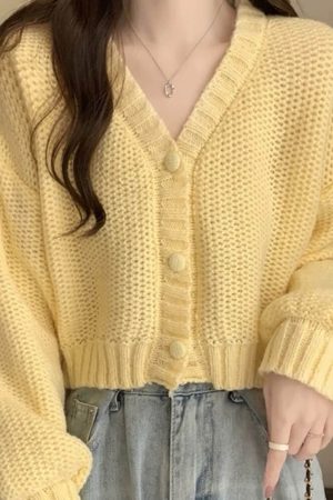 Cute Everyday Outfits, Outfit Inspo Casual Danish Pastel Cropped Cardigan