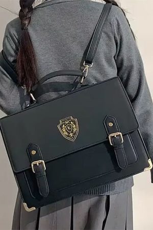 Cute Everyday Outfits, Outfit Inspo Casual Dark Academia Messenger Bag
