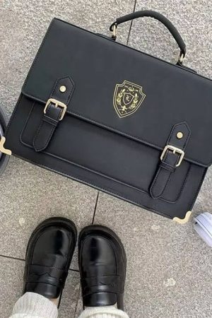 Cute Everyday Outfits, Outfit Inspo Casual Dark Academia Messenger Bag
