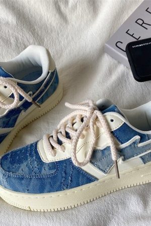 Cute Everyday Outfits, Outfit Inspo Casual Denim Heart Aesthetic Sneakers