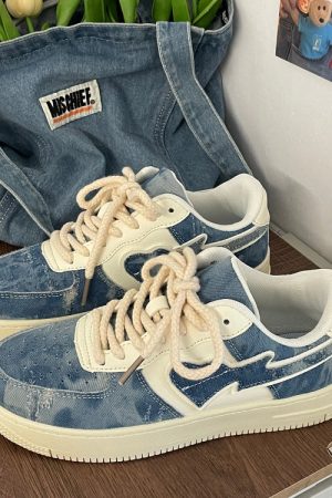 Cute Everyday Outfits, Outfit Inspo Casual Denim Heart Aesthetic Sneakers