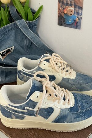 Cute Everyday Outfits, Outfit Inspo Casual Denim Heart Aesthetic Sneakers