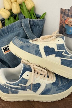 Cute Everyday Outfits, Outfit Inspo Casual Denim Heart Aesthetic Sneakers
