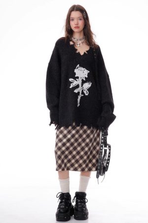 Cute Everyday Outfits, Outfit Inspo Casual Distressed Rose Print Sweater