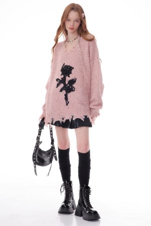 Cute Everyday Outfits, Outfit Inspo Casual Distressed Rose Print Sweater