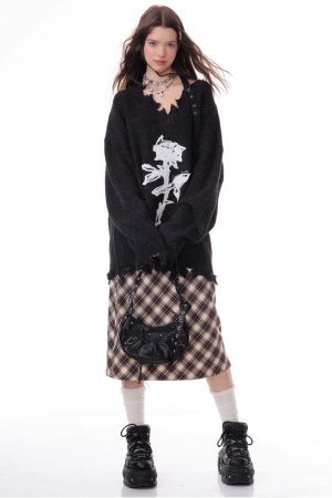 Cute Everyday Outfits, Outfit Inspo Casual Distressed Rose Print Sweater