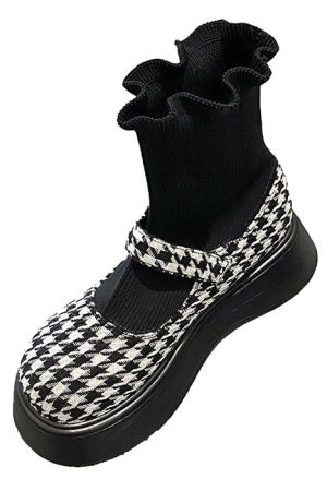 Cute Everyday Outfits, Outfit Inspo Casual Dogtooth Check Sock Sandals