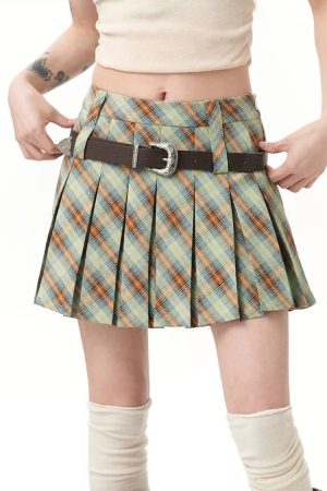 Cute Everyday Outfits, Outfit Inspo Casual Double Belt Plaid Pleated Skirt in Green