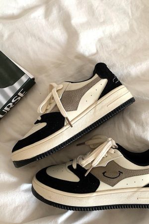 Cute Everyday Outfits, Outfit Inspo Casual Face Embroidery Aesthetic Black Sneakers