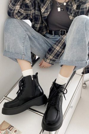 Cute Everyday Outfits, Outfit Inspo Casual Fall Aesthetic Lacquered Lace Up Boots