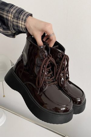 Cute Everyday Outfits, Outfit Inspo Casual Fall Aesthetic Lacquered Lace Up Boots