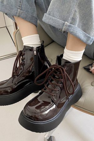 Cute Everyday Outfits, Outfit Inspo Casual Fall Aesthetic Lacquered Lace Up Boots