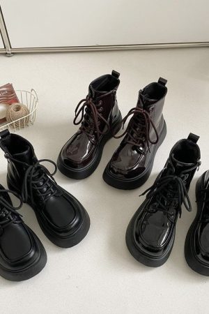 Cute Everyday Outfits, Outfit Inspo Casual Fall Aesthetic Lacquered Lace Up Boots