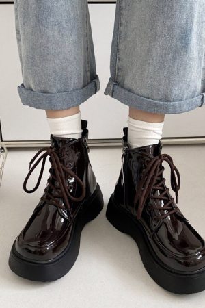 Cute Everyday Outfits, Outfit Inspo Casual Fall Aesthetic Lacquered Lace Up Boots