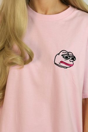 Cute Everyday Outfits, Outfit Inspo Casual Feelz Bad Face T-Shirt in Pink