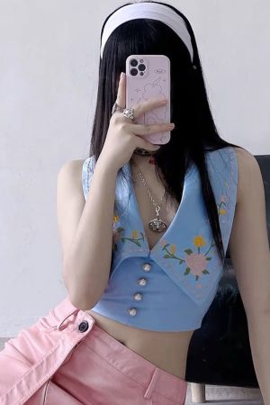 Cute Everyday Outfits, Outfit Inspo Casual Floral Embroidered Satin Vest