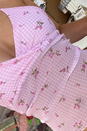 Cute Everyday Outfits, Outfit Inspo Casual Floral Gingham Y2K Halter Top