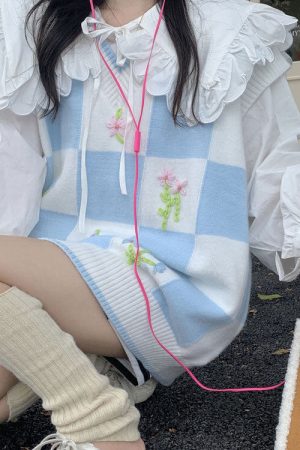 Cute Everyday Outfits, Outfit Inspo Casual Floral Knit Vest