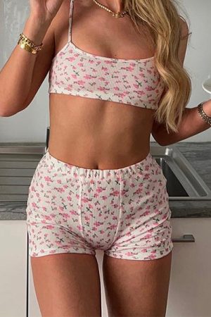 Cute Everyday Outfits, Outfit Inspo Casual Floral Ribbed Top & Shorts Set