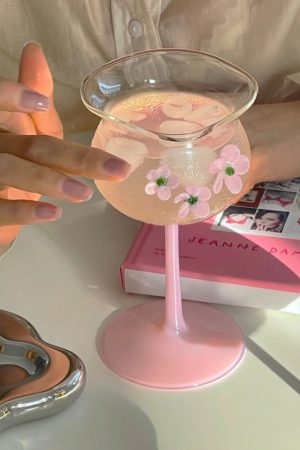 Cute Everyday Outfits, Outfit Inspo Casual Flower-Designed Asymmetric Aesthetic Glass