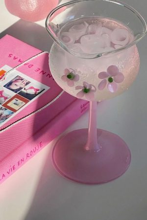 Cute Everyday Outfits, Outfit Inspo Casual Flower-Designed Asymmetric Aesthetic Glass