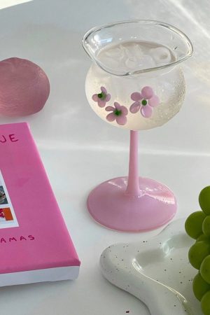 Cute Everyday Outfits, Outfit Inspo Casual Flower-Designed Asymmetric Aesthetic Glass