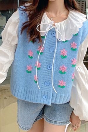 Cute Everyday Outfits, Outfit Inspo Casual Flower Embroidery Blue Knit Vest