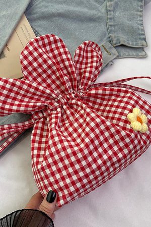 Cute Everyday Outfits, Outfit Inspo Casual Flower Shaped Mini Bag