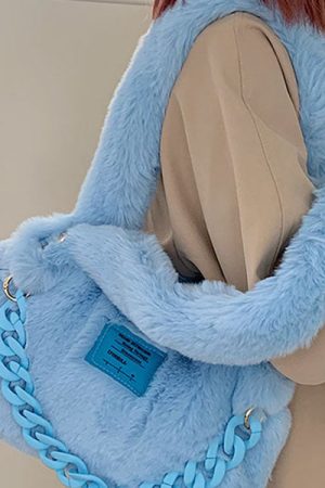 Cute Everyday Outfits, Outfit Inspo Casual Fluffy Chain Shoulder Bag