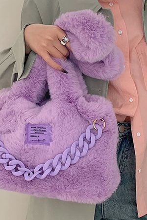 Cute Everyday Outfits, Outfit Inspo Casual Fluffy Chain Shoulder Bag