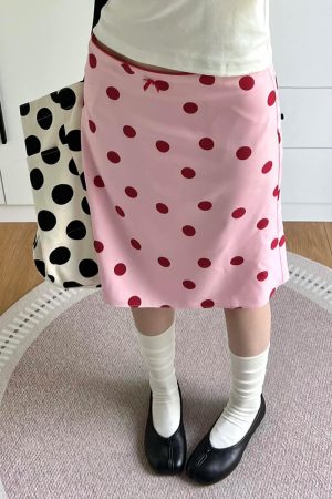 Cute Everyday Outfits, Outfit Inspo Casual French Kiss Polka Dot Knee-Length Skirt