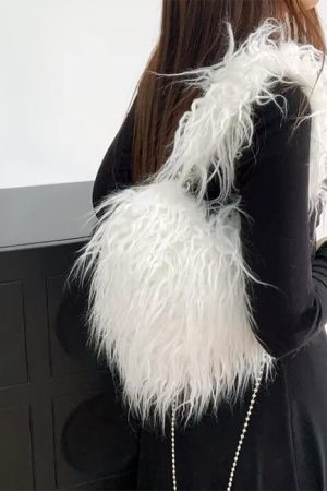 Cute Everyday Outfits, Outfit Inspo Casual Fuzzy Heart Shaped Bag
