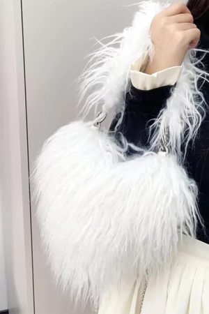 Cute Everyday Outfits, Outfit Inspo Casual Fuzzy Heart Shaped Bag