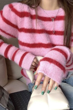 Cute Everyday Outfits, Outfit Inspo Casual Fuzzy Striped Top + Gloves Set