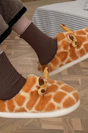 Cute Everyday Outfits, Outfit Inspo Casual Giraffe Plush Slippers