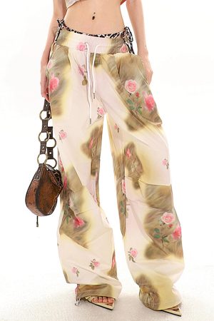 Cute Everyday Outfits, Outfit Inspo Casual Gossip Team Floral Cargo Pants