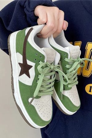Cute Everyday Outfits, Outfit Inspo Casual Green & Black Aesthetic Star Sneakers