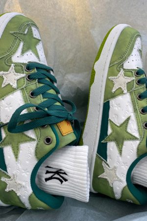 Cute Everyday Outfits, Outfit Inspo Casual Green Star Sneakers