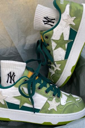 Cute Everyday Outfits, Outfit Inspo Casual Green Star Sneakers