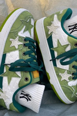 Cute Everyday Outfits, Outfit Inspo Casual Green Star Sneakers