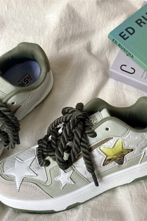 Cute Everyday Outfits, Outfit Inspo Casual Grey Clear Star Sneakers