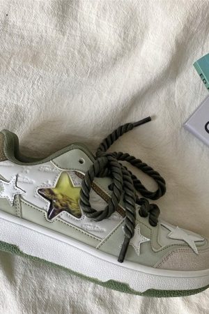 Cute Everyday Outfits, Outfit Inspo Casual Grey Clear Star Sneakers