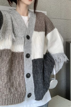 Cute Everyday Outfits, Outfit Inspo Casual Grey Fringe Grandma Cardigan