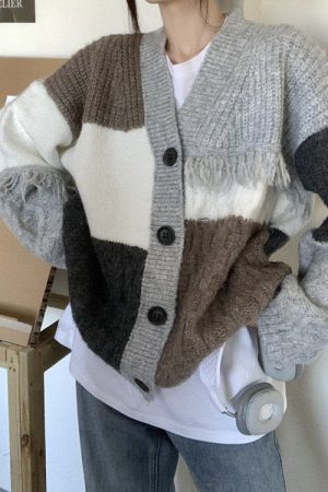 Cute Everyday Outfits, Outfit Inspo Casual Grey Fringe Grandma Cardigan
