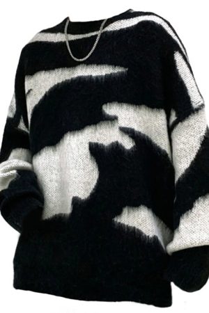 Cute Everyday Outfits, Outfit Inspo Casual Grunge Aesthetic Fuzzy Sweater