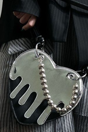 Cute Everyday Outfits, Outfit Inspo Casual Grunge Silver Drip Heart Handbag